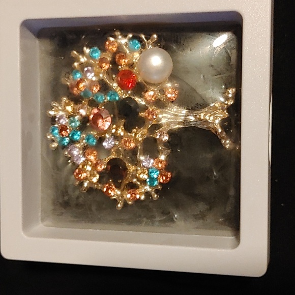 3/$40 Tree of Life Brooch 2 inch - Picture 8 of 8